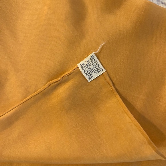 LOT OF (3) VINTAGE SMALL SQUARE SILK HAND ROLLED JAPAN SCARVES - Picture 10 of 12